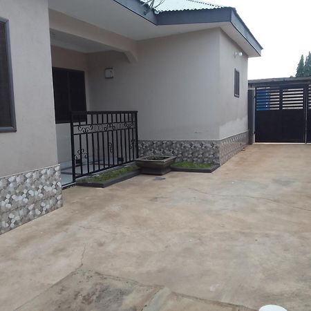 Mixtech Vacation Home -Mvh Sunyani Exterior photo