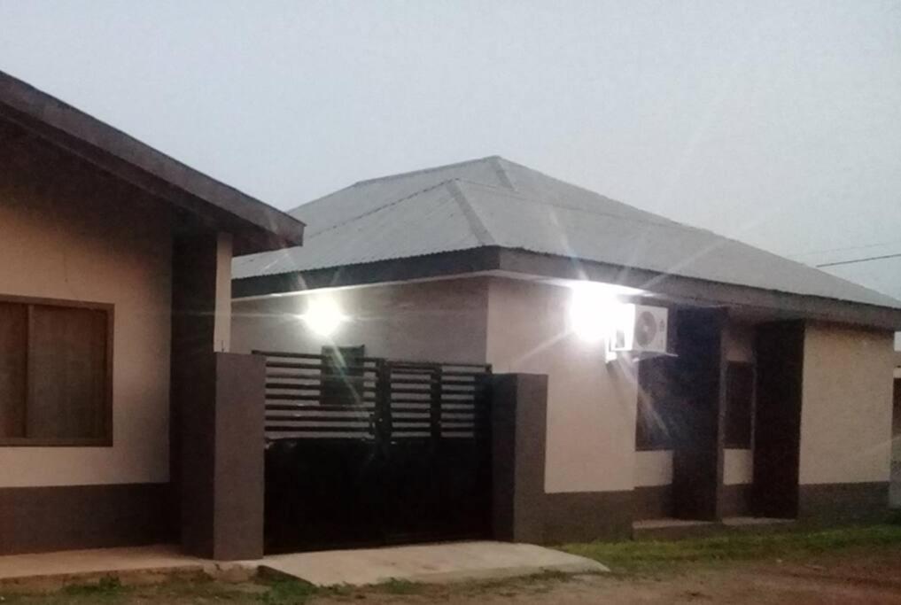 Mixtech Vacation Home -Mvh Sunyani Exterior photo