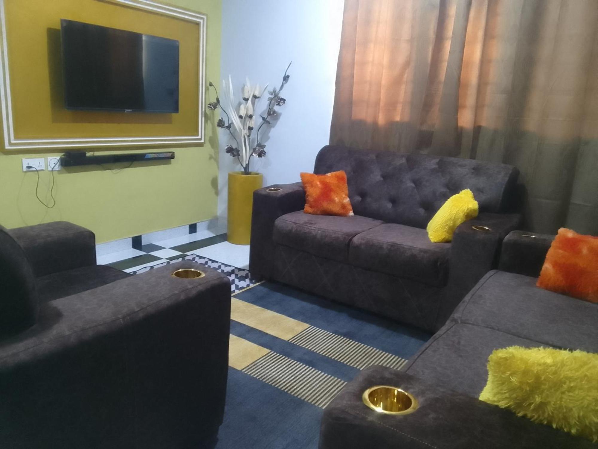 Mixtech Vacation Home -Mvh Sunyani Exterior photo